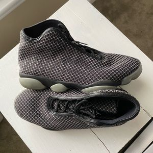 Jordan Horizon Black/White/Gray